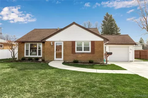 47 Ansley Ct, West Seneca, NY 14224
