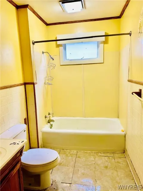 Bath - 70 Humason Ave, Buffalo, NY 14211 photo 3 of 4