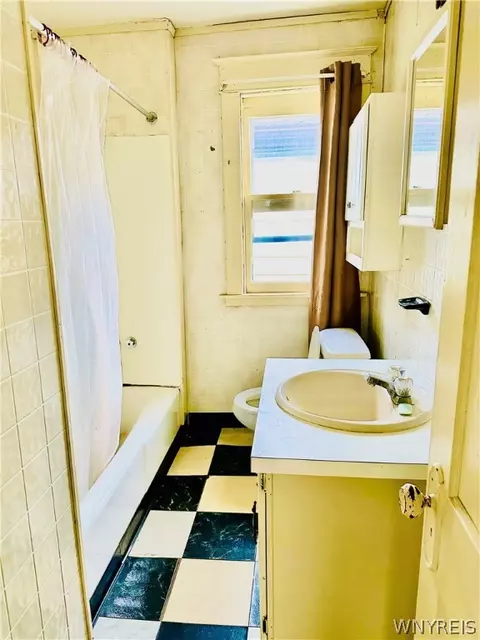 Bath - 70 Humason Ave, Buffalo, NY 14211 photo 1 of 4