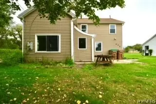 996 Beach Rd, Cheektowaga, NY 14225