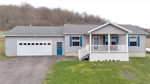 8651 S Maple Valley Rd, Machias, NY 14101