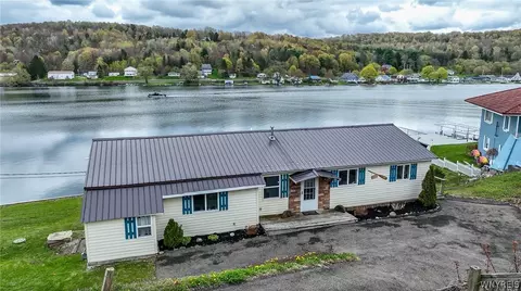 365 Lakeview Blvd, Delevan, NY 14042