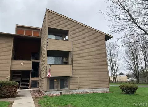 290 Watertree Dr, East Syracuse, NY 13057