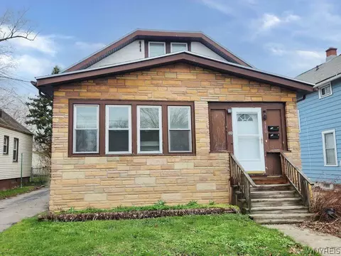 110 Tindle Ave, West Seneca, NY 14224