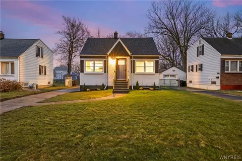292 Lowell Rd, Buffalo, NY 14217