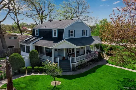 1877 Huth Rd, Grand Island, NY 14072
