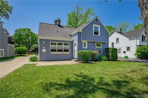 305 Huxley Dr, Amherst, NY 14226
