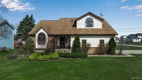 5208 William St, Lancaster, NY 14086