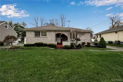 141 Homestead Dr, North Tonawanda, NY 14120