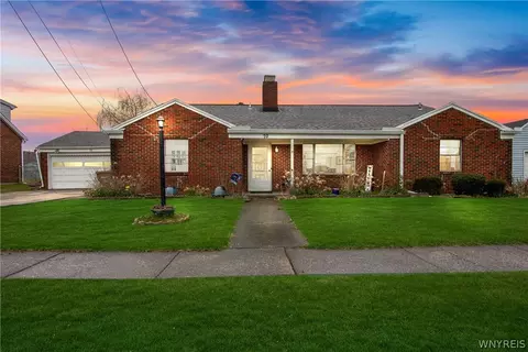 70 Edmund St, Cheektowaga, NY 14227