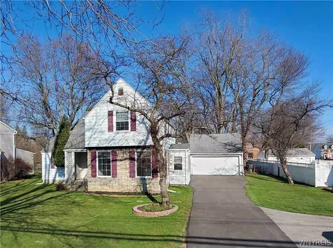 751 Union Rd, West Seneca, NY 14224