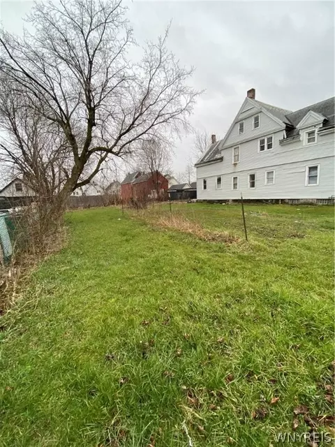 101 Coit St, Buffalo, NY 14206
