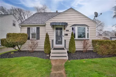 501 74th St, Niagara Falls, NY 14304