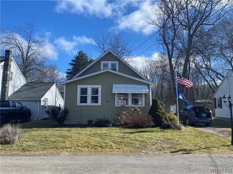 2741 Caledonia St, Newfane, NY 14108