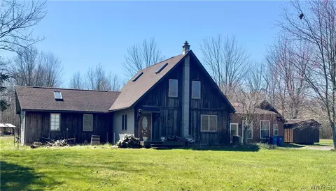 8516 Townline Road Rd, Hartland, NY 14067