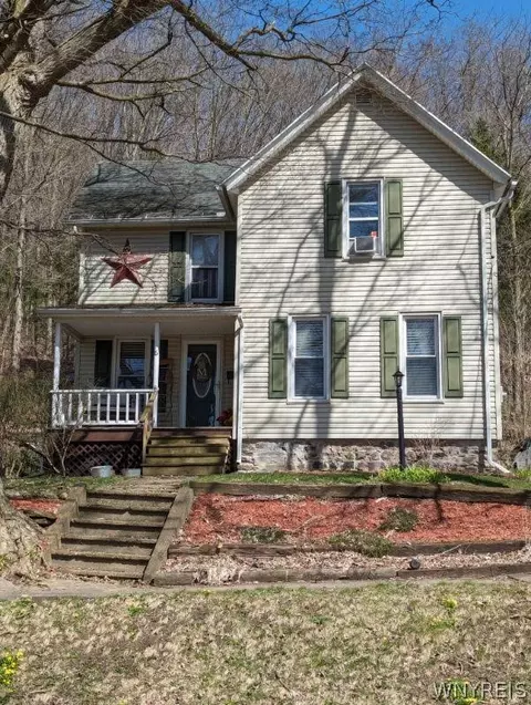 16 South Ave, Warsaw, NY 14569