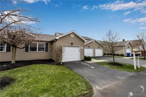 17 Union Cmn, Amherst, NY 14221
