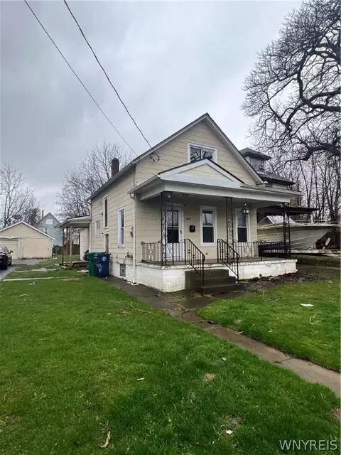 1827 Niagara Ave, Niagara Falls, NY 14305