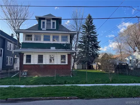 88 Riverview Pl, Buffalo, NY 14210