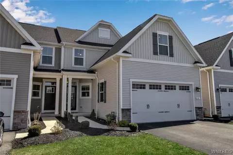 145 Sandstone Cir, Grand Island, NY 14072