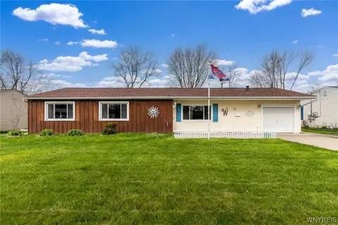30 Alys Dr E, Depew, NY 14043