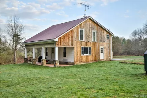 12467 Spaulding Rd, Springville, NY 14141