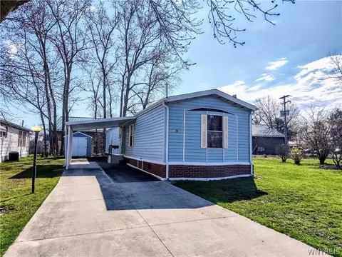146 Burgundy Cir, West Seneca, NY 14224