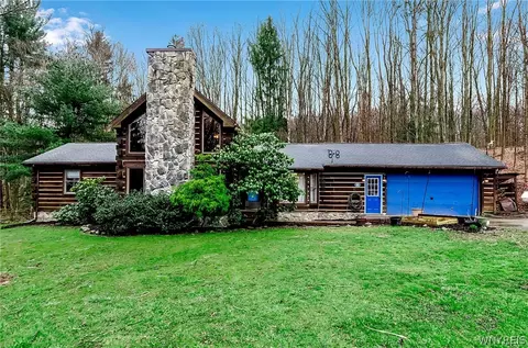 8339 Genesee Rd, Springville, NY 14141