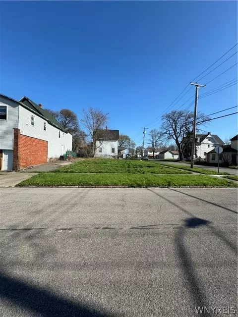 928 Centre Ave, Niagara Falls, NY 14305