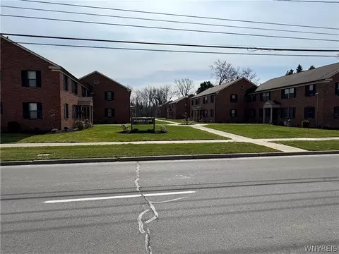 3901 Main St #3B, Amherst, NY 14226