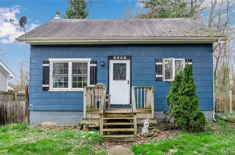 8648 Hunt Ave, Eden, NY 14057