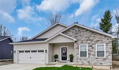 4890 Killarney, Hamburg, NY 14075