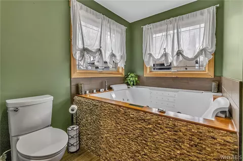 Bath - 7655 Tesnow Rd, Akron, NY 14001 photo 2 of 4