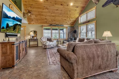 Living - 7655 Tesnow Rd, Akron, NY 14001 photo 4 of 7