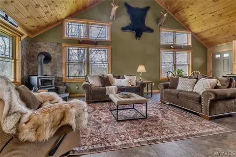 Living - 7655 Tesnow Rd, Akron, NY 14001 photo 3 of 7
