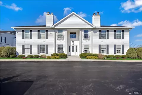 650 Youngs Rd #H, Amherst, NY 14221