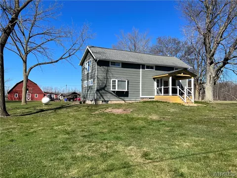 7887 Town Line Rd, Somerset, NY 14008