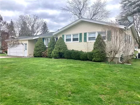 4291 Roxbury Dr, Buffalo, NY 14221