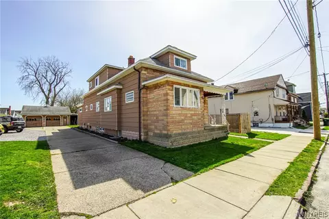 51 Laverack Ave, Lancaster, NY 14086