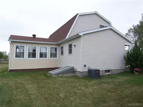 Exterior - 4018 Retsof Rd, Piffard, NY 14533 photo 3 of 11