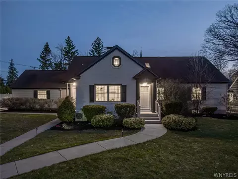 4040 Harlem Rd, Amherst, NY 14226