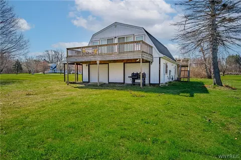 4654 Thilk Dr, Wilson, NY 14172