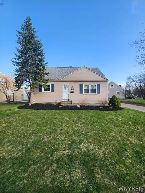 110 Nicholas Dr N, Tonawanda, NY 14150