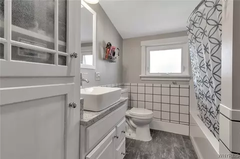 Bath - 516 Beach Dr, Ridgeway, NY 14103 photo 2 of 3