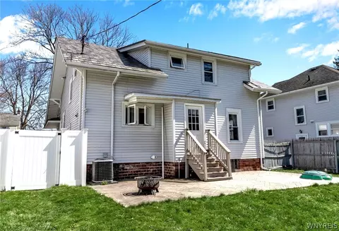 Exterior - 516 Beach Dr, Ridgeway, NY 14103 photo 4 of 7