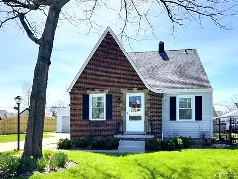 141 Cleveland Dr, Tonawanda, NY 14223