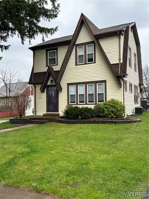 253 Oelkers St, North Tonawanda, NY 14120