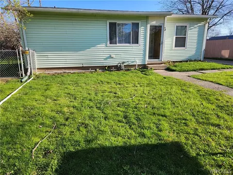 54 Dunlop Ave, Tonawanda, NY 14150