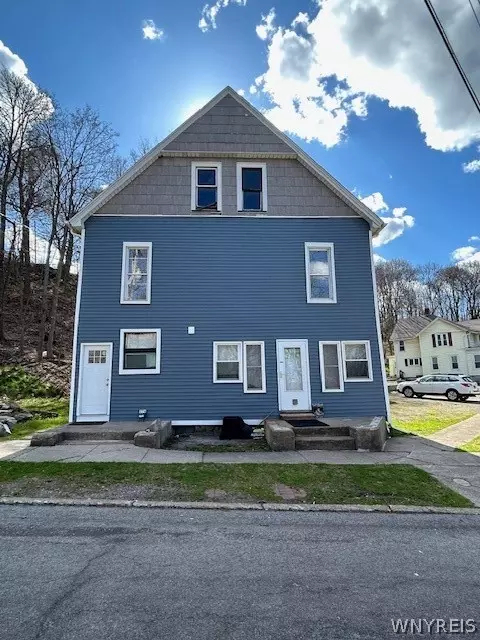 274 Gooding St, Lockport, NY 14094