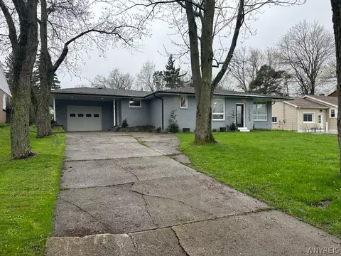 19 Hart Pl, Orchard Park, NY 14127